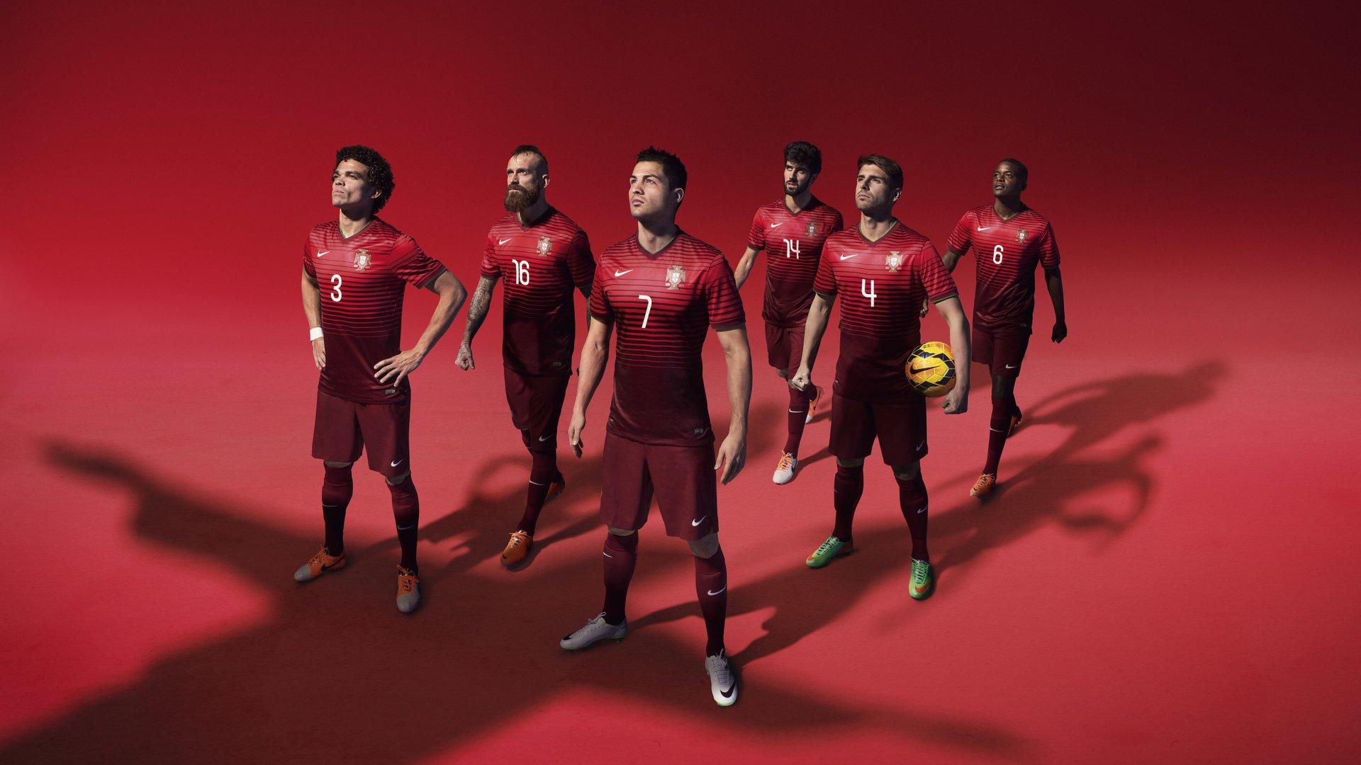 中国冰壶队世锦赛惊艳亮相 新秀组合力克强敌创历史